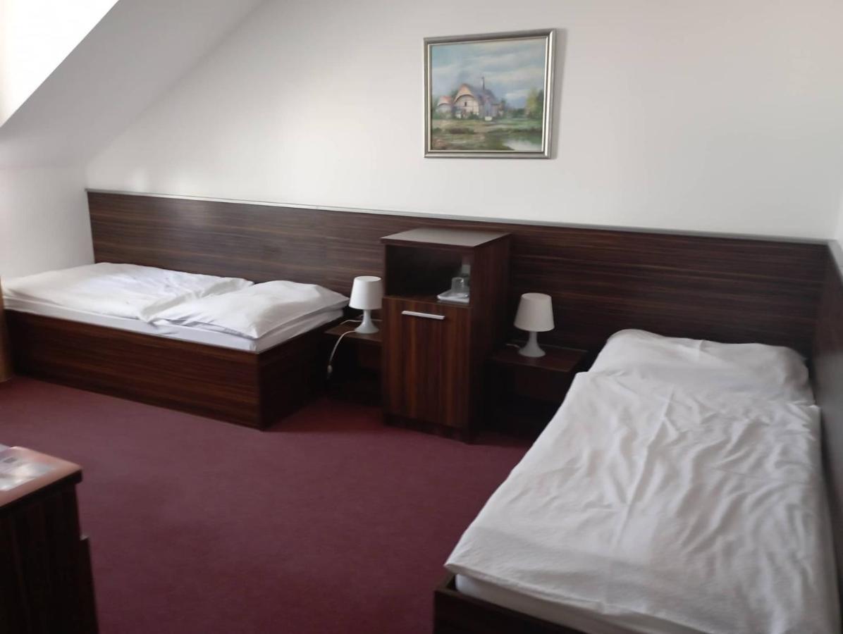 Hotel Barbakan Trnava Exterior foto