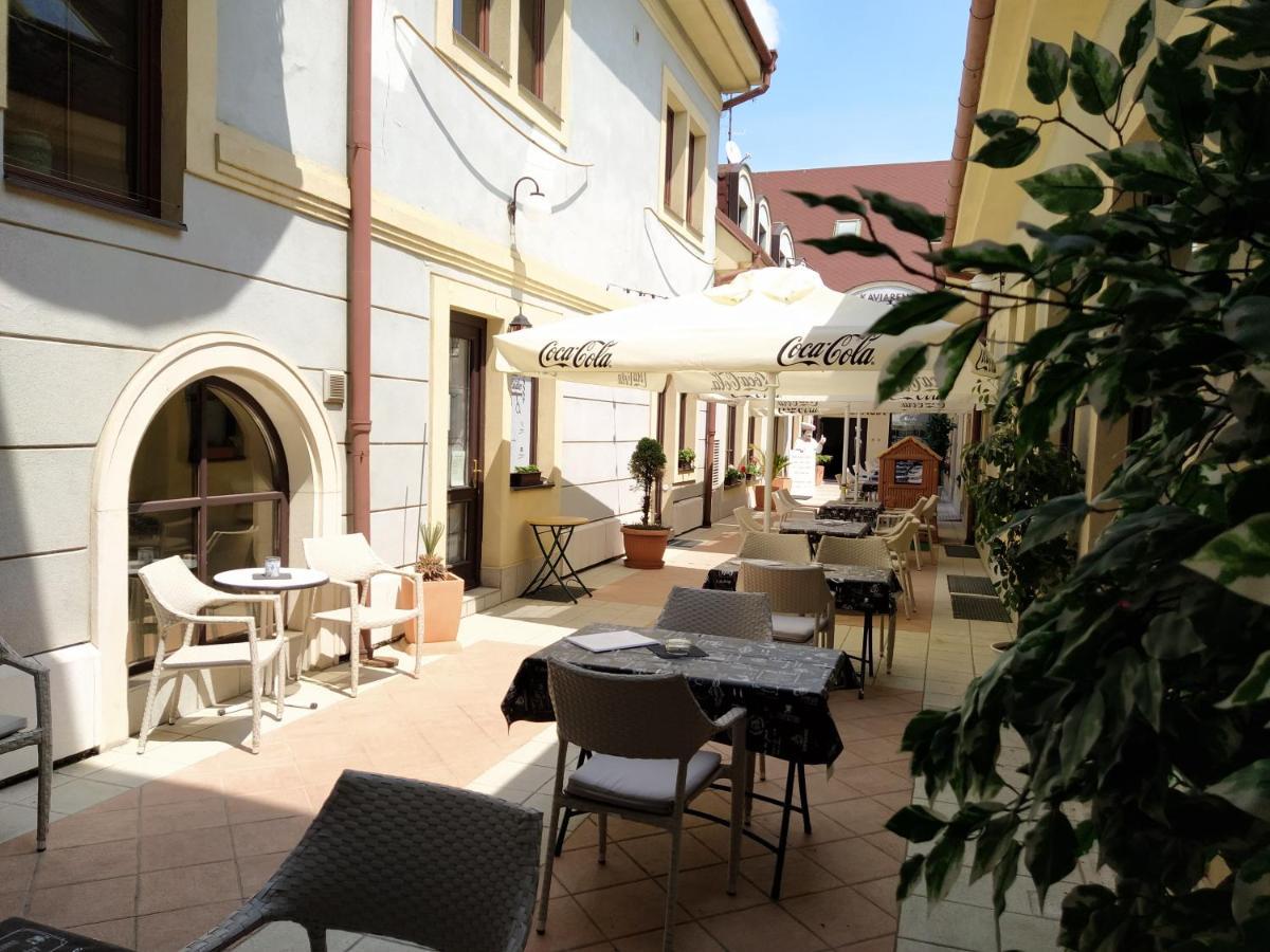 Hotel Barbakan Trnava Exterior foto