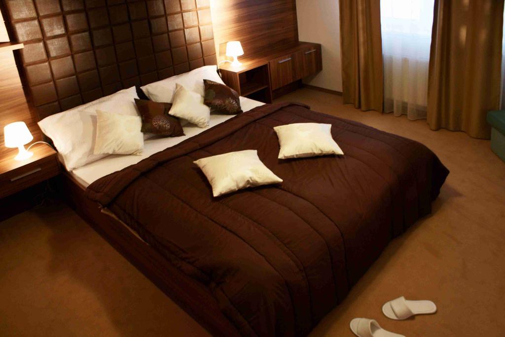 Hotel Barbakan Trnava Zimmer foto