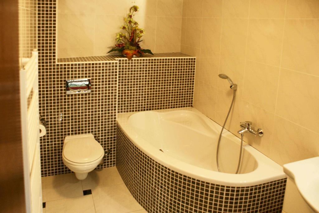 Hotel Barbakan Trnava Zimmer foto