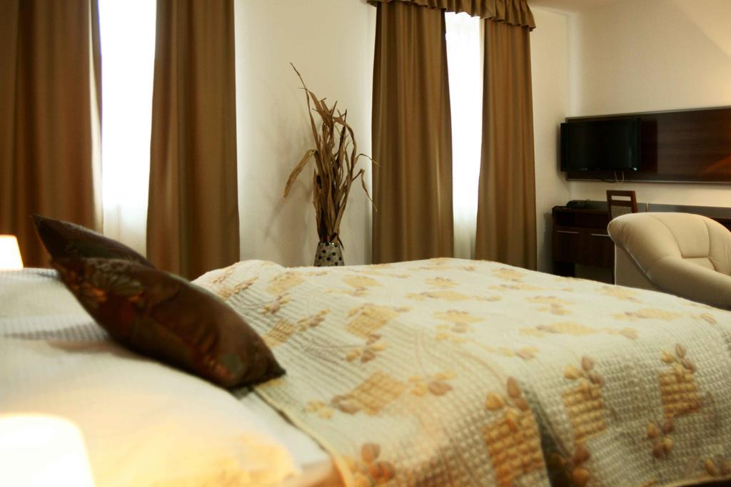 Hotel Barbakan Trnava Zimmer foto