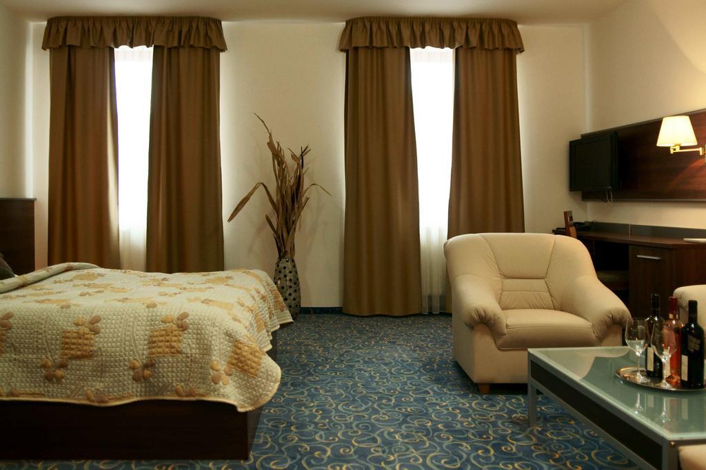 Hotel Barbakan Trnava Zimmer foto