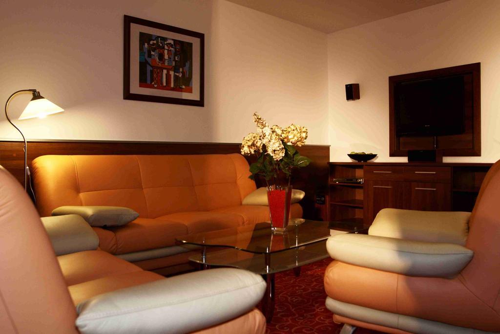 Hotel Barbakan Trnava Zimmer foto