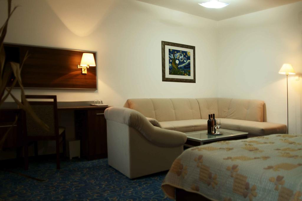 Hotel Barbakan Trnava Zimmer foto