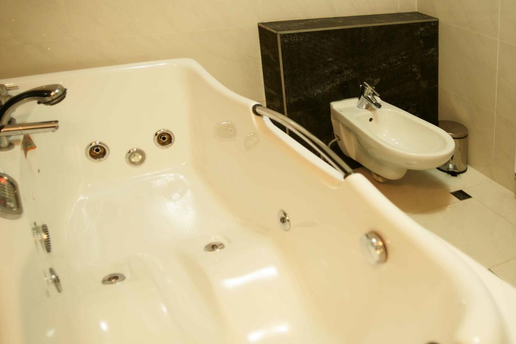 Hotel Barbakan Trnava Zimmer foto