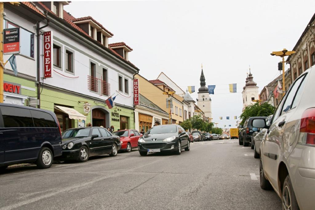 Hotel Barbakan Trnava Exterior foto