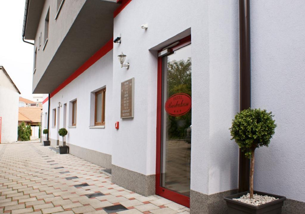 Hotel Barbakan Trnava Exterior foto